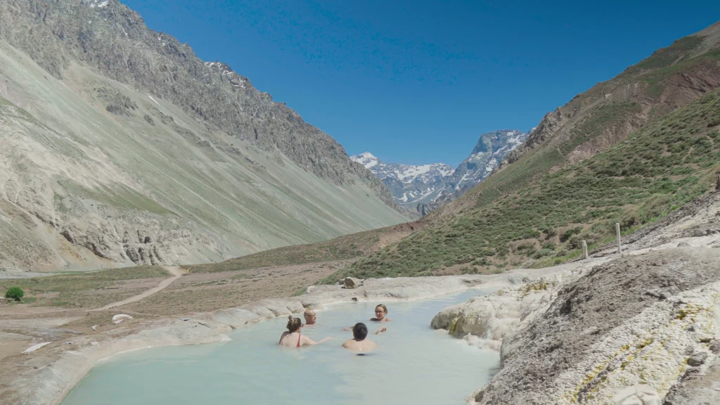 Termas Colina e Cajón.